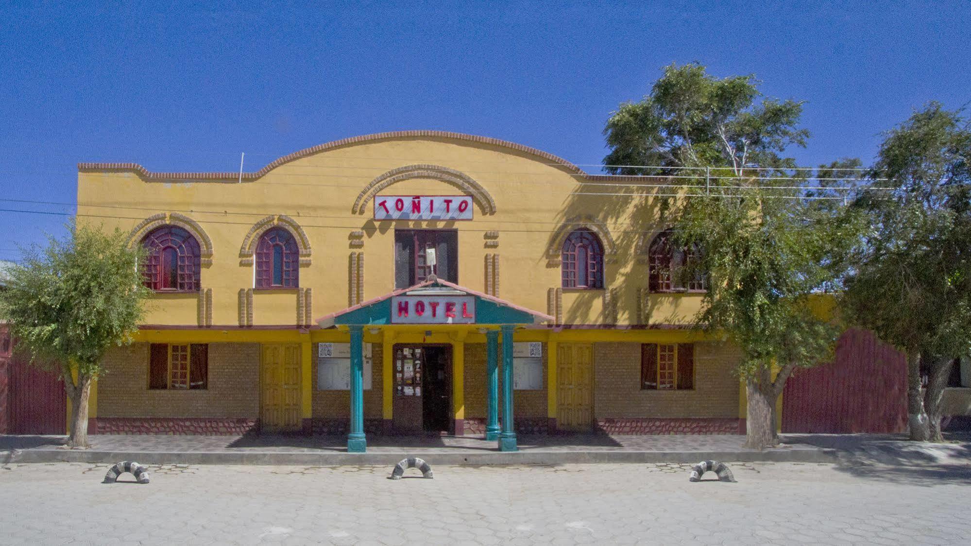 Tonito Hotel Ουγιούνι Εξωτερικό φωτογραφία