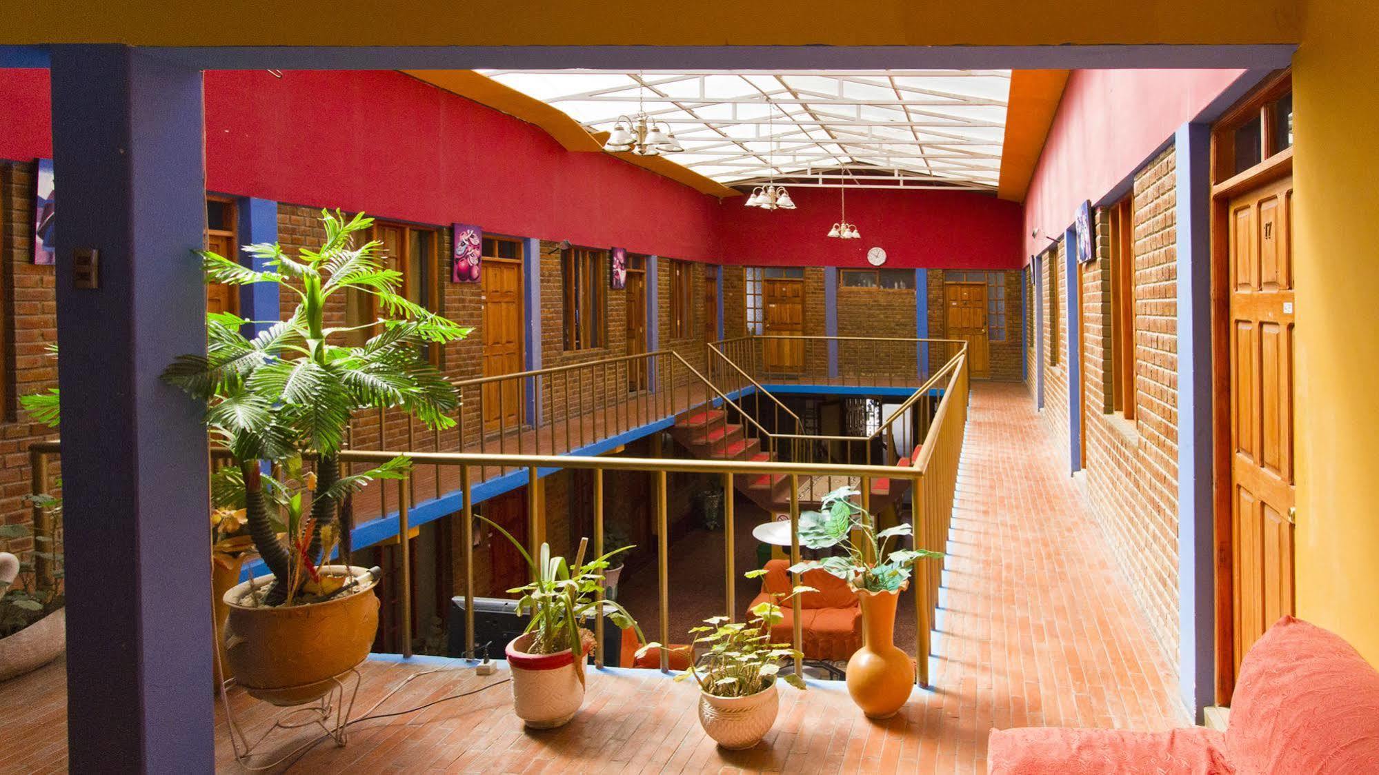 Tonito Hotel Ουγιούνι Εξωτερικό φωτογραφία